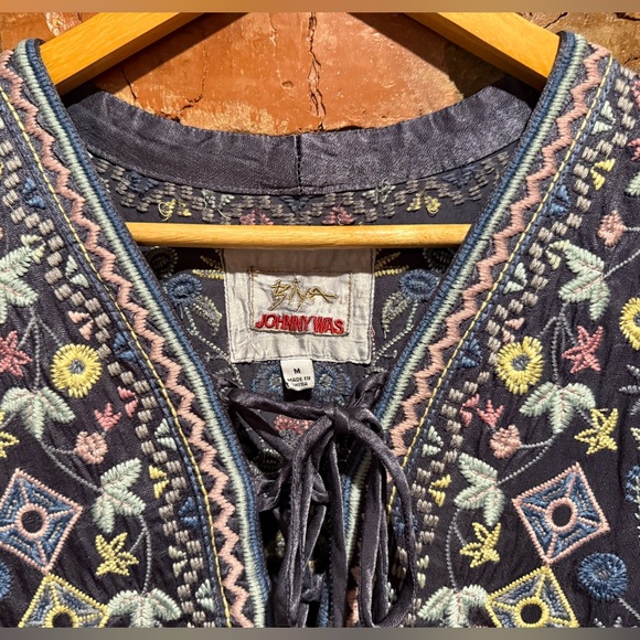 Johnny Was Black Embroidered Top - Picture 2 of 8